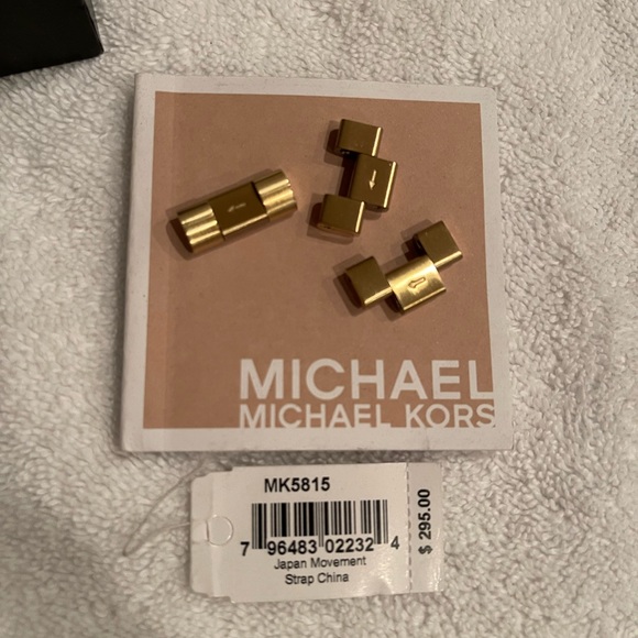 Michael Kors Hunger Stop Gold Watch - Picture 8 of 10